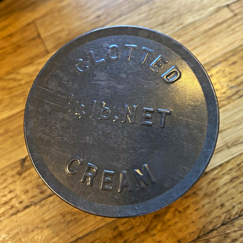 Black metal clotted cream - black,