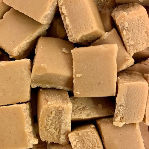 Clotted cream fudge retro - cream,