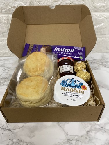 Luxury cream tea hamper - tea,
